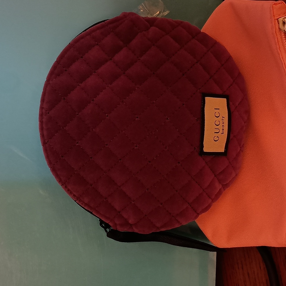 Gucci round pouch